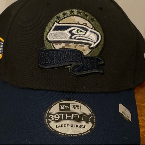 Seattle Seahawks New Era Black Blue Salute To Service 39THIRTY Flex Hat L/XL NEW - Picture 3 of 15